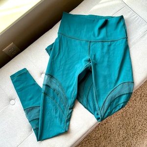 Lulu lemon green mesh 7/8 leggings size 6